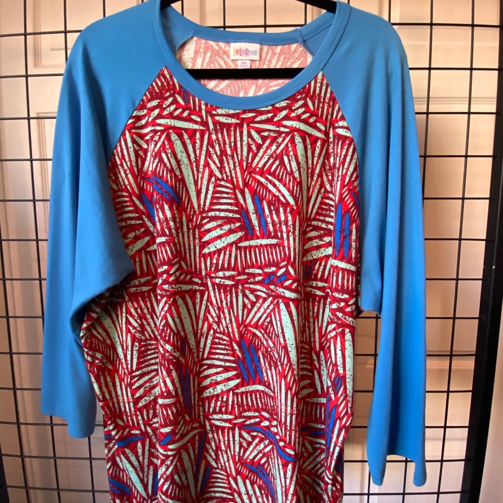 NWT plus size baseball tee LulaRoe